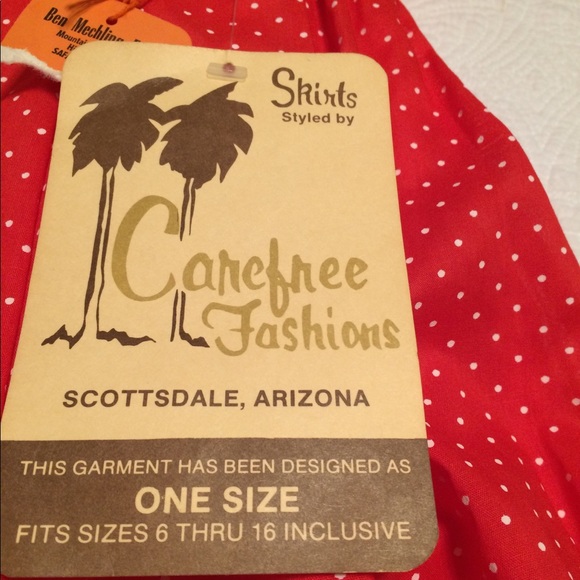 Two piece outfit made of cotton. Has underskirt - Picture 1 of 5